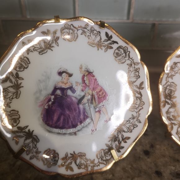A Pair Of Vintage Limoges France 3.5" Plates With Metal stand/ Hanger, Gold Rim - Picture 2 of 11